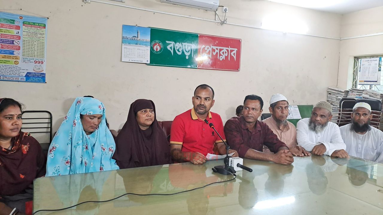 নন্দীগ্রামে প্যানেল চেয়ারম্যানের বিরুদ্ধে দুর্নীতির অভিযোগ 